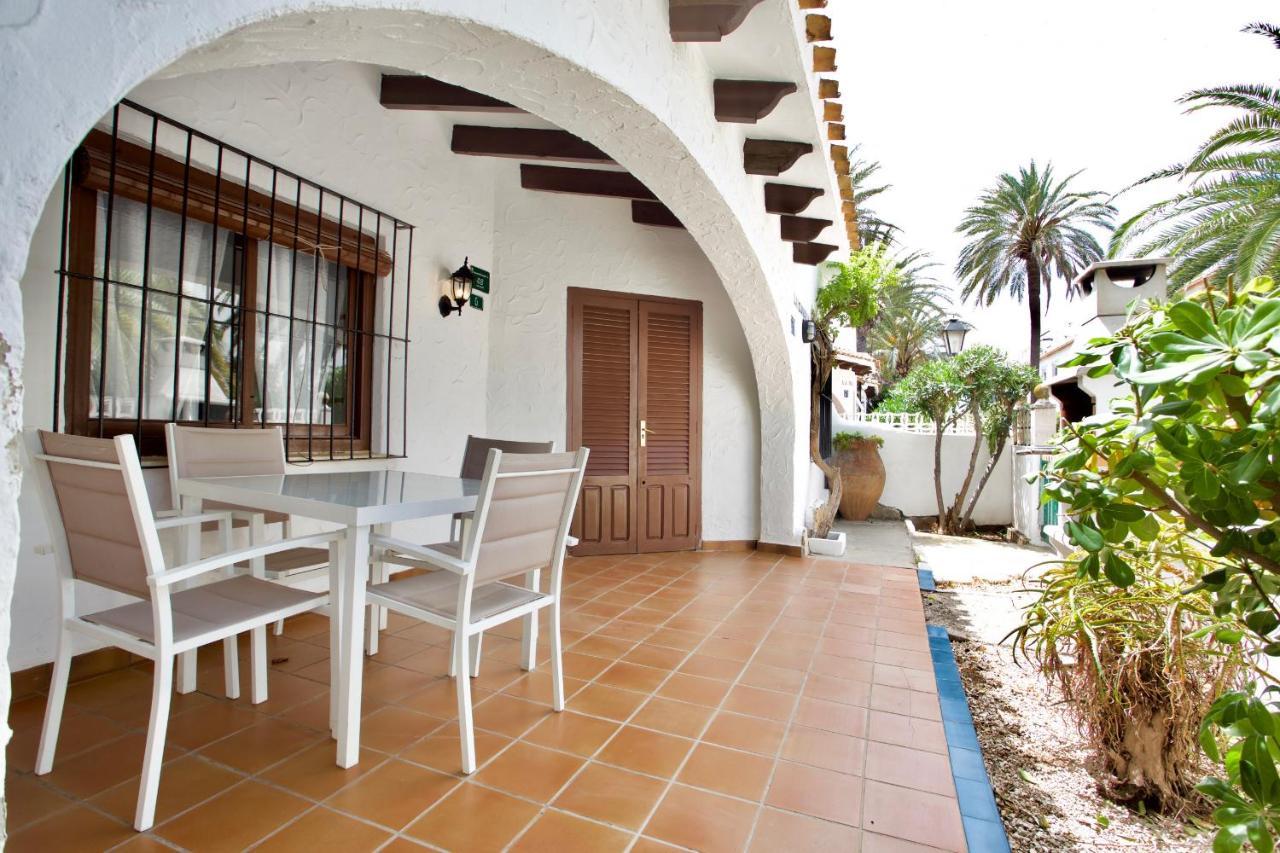 Urbanizacion El Oasis, 20 Villas En 1ª Linea Playa 德尼亚 外观 照片