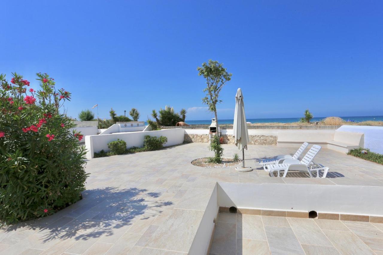 Urbanizacion El Oasis, 20 Villas En 1ª Linea Playa 德尼亚 外观 照片