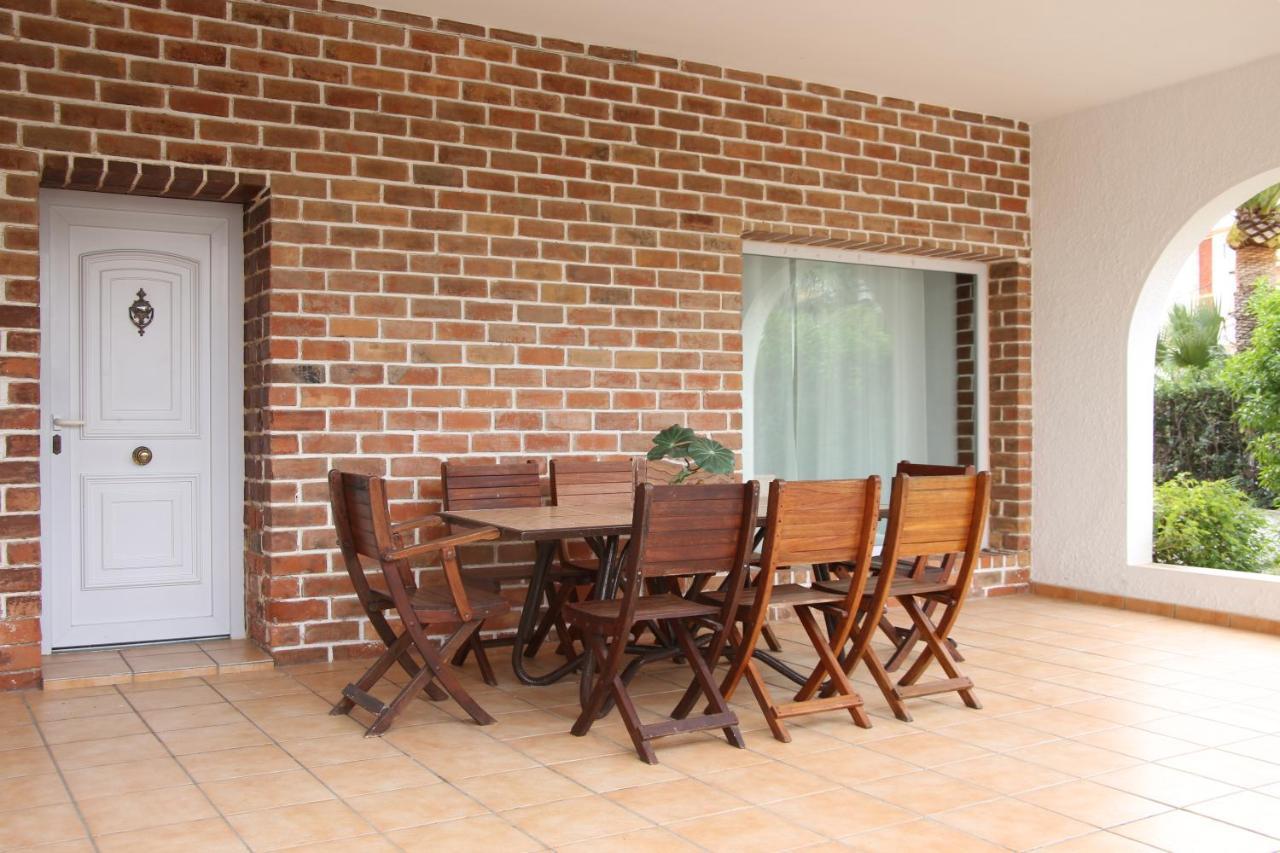 Urbanizacion El Oasis, 20 Villas En 1ª Linea Playa 德尼亚 外观 照片
